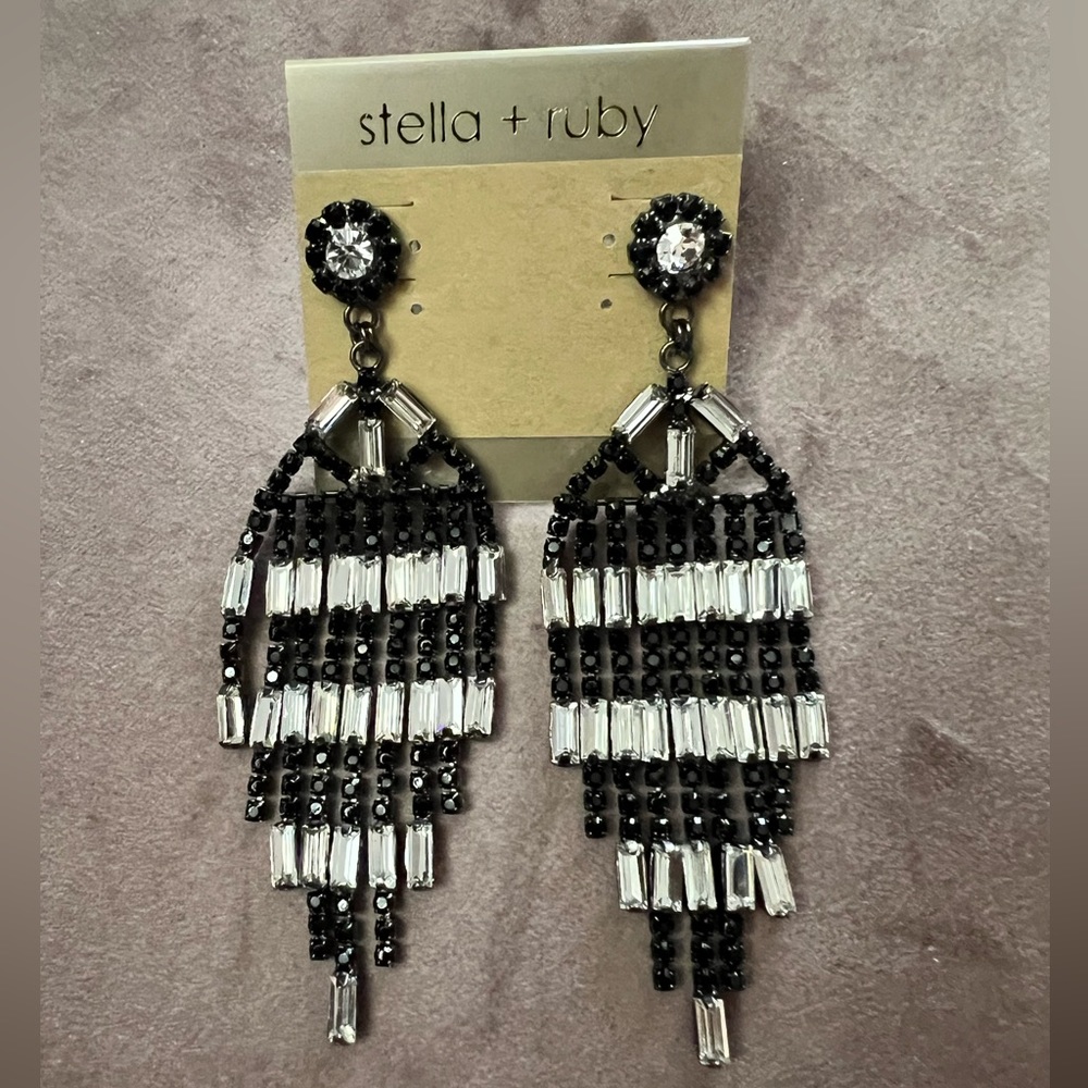 💜3/$20 New Stella & Ruby Chandelier Earrings- Black beading and clear stones